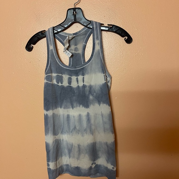 Lululemon Swiftly Women’s Tie Dye Racerback Tank Top Size 4 - Picture 2 of 6